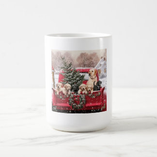 Stäng av julgranen Retro Red Lastbil med valpar Hu Kaffemugg
