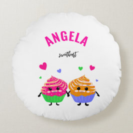 Stäng av små muffinsar rund kudde