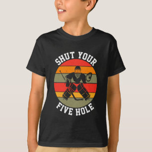 Stäng din fem Hål Hockey Goalie T Shirt
