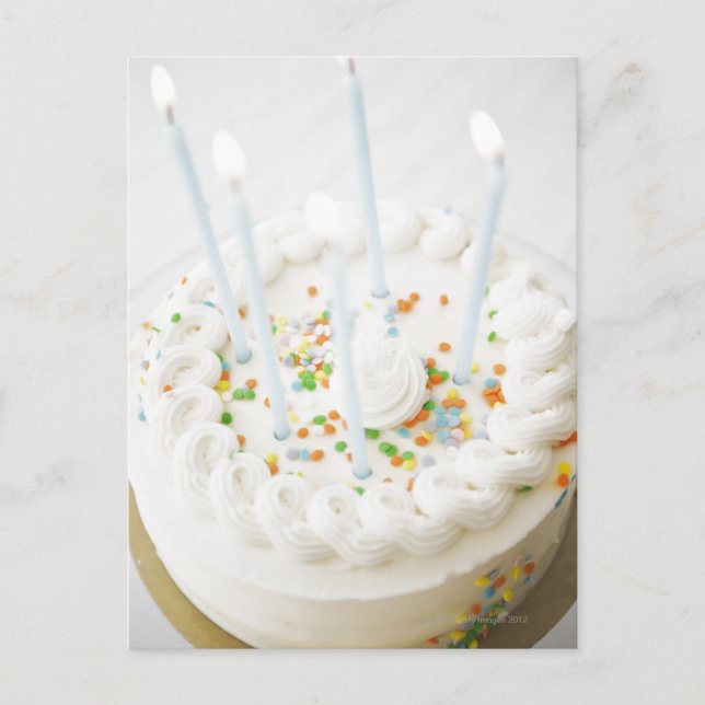 Stäng upp födelsedagskalas med födelsedagstyngel vykort (Framsida)