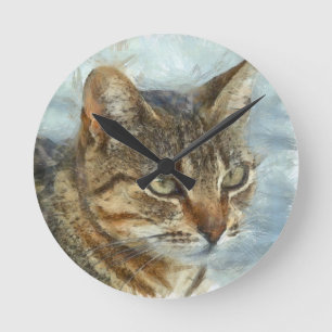Stängande Tabby katt Stäng upp grafitpennportra Rund Klocka