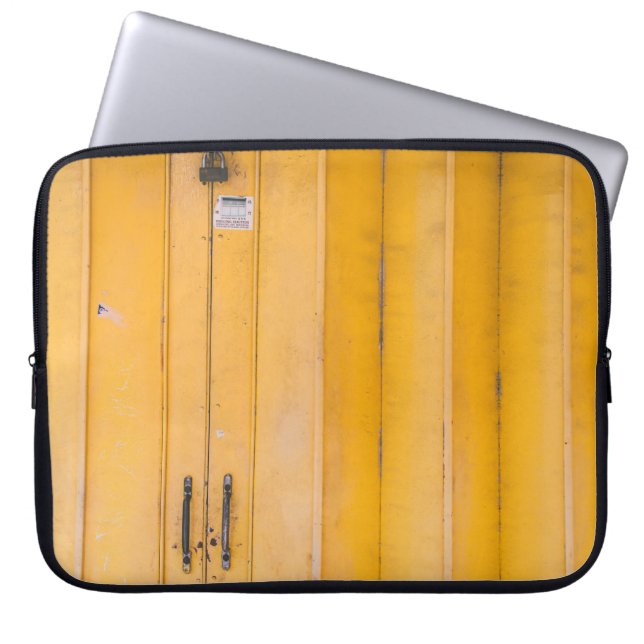 STÄNGD GULT-DÖRR MED PADLOCK LAPTOP FODRAL (Framsidan)