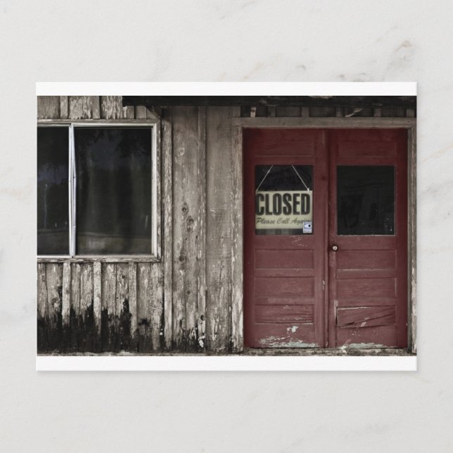 Stängd - röd, gammal dörr vykort (Framsida)
