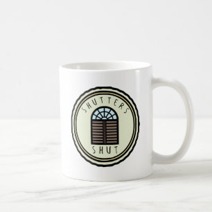 Stänger med fönsterluckor stängt! kaffemugg