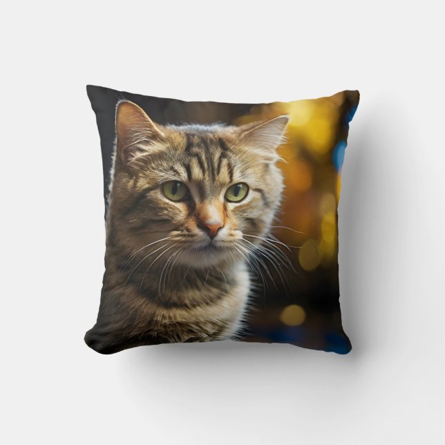Stängning av cute Cat Gazing #2 Kudde (Framsida)