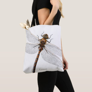 Stängning av en Kanada Darner Dragonfly Tygkasse