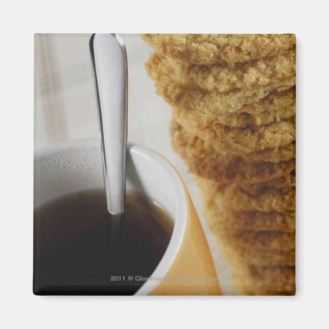 Stängning av en kopp kaffe med kakor magnet (Framsidan)