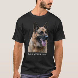Stängning av en tysk shepherd, med din ord t shirt
