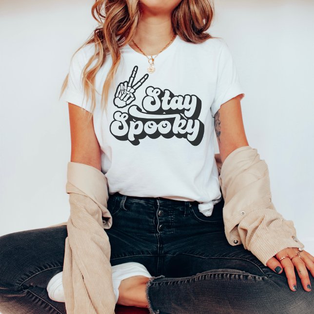 Stanna där T-Shirt - Cute Halloween-grafiktecken (Stay Spooky Shirt)