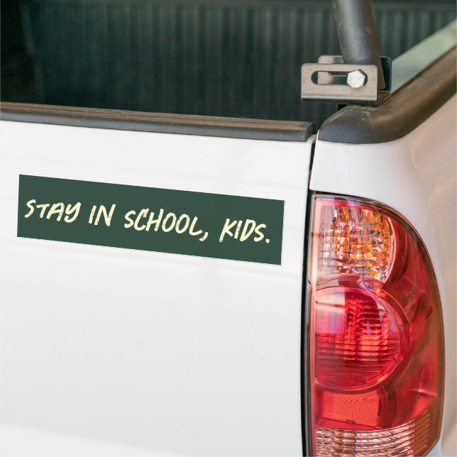 Stanna i skolan, ungar. (kan anpassas) bildekal (På lastbil)