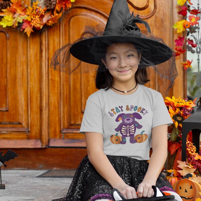 Stanna på Spooky Cute Skeleton Hund Halloween T Shirt (Skapare uppladdad)