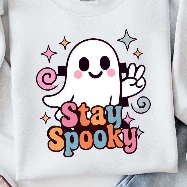 Stanna på Spooky Groovy Ghost Retro Pastel Hallowe Lång Ärmad Tröja (Celebrate Halloween season in style with this groovy ghost stay spooky design.)