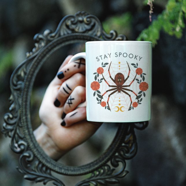 Stanna på Spooky Halloween Spider Två-Tonad Mugg (Skapare uppladdad)