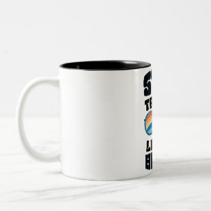 Stanna Trippy Little Hippie - Retro Psychedelic De Två-Tonad Mugg