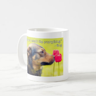 Stanna upp och lukta på allting kaffemugg
