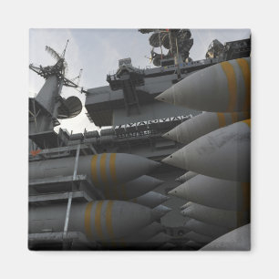 Staplad ammunition, redo som ska lastas magnet