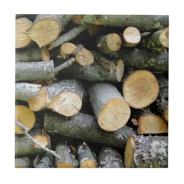 Staplad avverkad eldved kakelplatta (Framsidan)