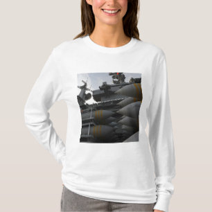 Staplad ordnanceredo som ska laddas tee shirt