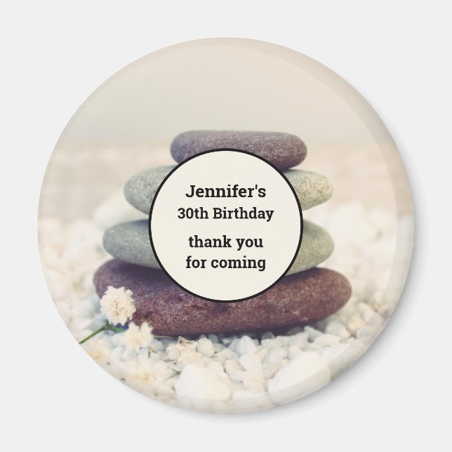 Staplade, Meditative Cairn Birthday Tack Magnet (Framsidan)