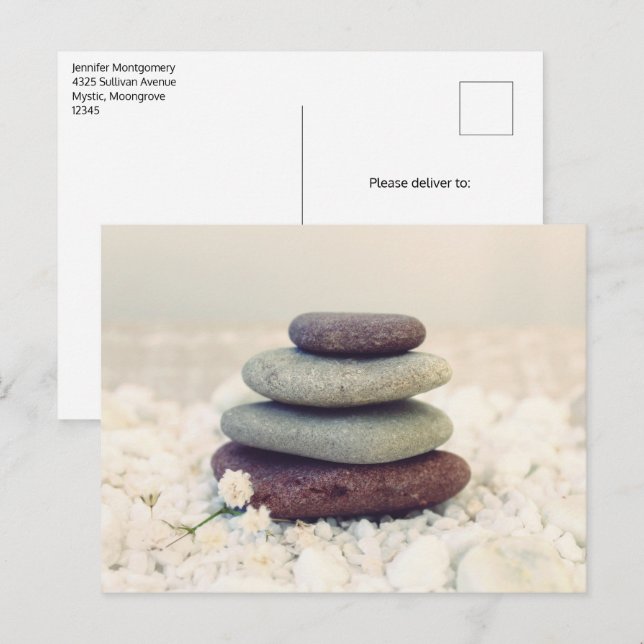 Staplade stoner Meditative Cairn Vykort (Fram/baksida)