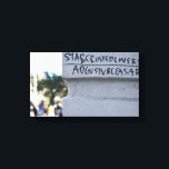 Star Crossed Älskare Shakespeare Graffiti NYC Canvastryck<br><div class="desc">Med ett originalfoto av Shakespeare graffiti från färg på sidan av ett byggnad. Fotografi på den övre Västern av New York City. Många andra NYC- och naturfotografier finns också tillgängliga från denna butik. Förstår du inte exakt vad du är tittar för? Kontakta Rebecca för att få en produkt anpassad för...</div>