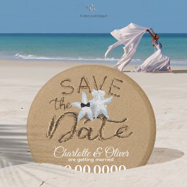 Starfish Beach Spara datum magneter (Starfish couple Save the Date magnet in sand as the bride gracefully strolls the shore, veil adrift.)