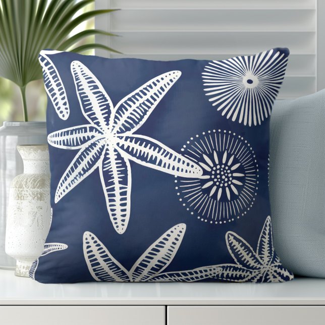 Starfish Blue White Dekorativ kudde (Elevate Your Décor: Discover our Elegant Coastal Starfish Throw Pillows in Blue & White)
