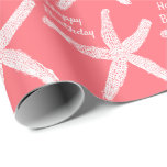 Starfish Mönster Salmon Rosa Beach Grattis på föde Presentpapper<br><div class="desc">Utskrivet med vit stjärnfisk mönster i laxens rosa med textmallen "Grattis på födelsedagen"! Du kan anpassa texten eller ändra bakgrunden färg om du vill!</div>