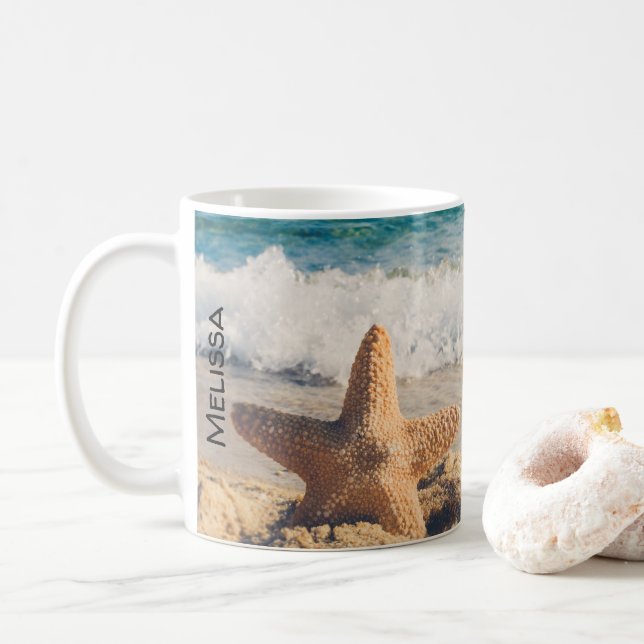 Starfish on a Sandy Beach Photographic Kaffemugg (Med munk)