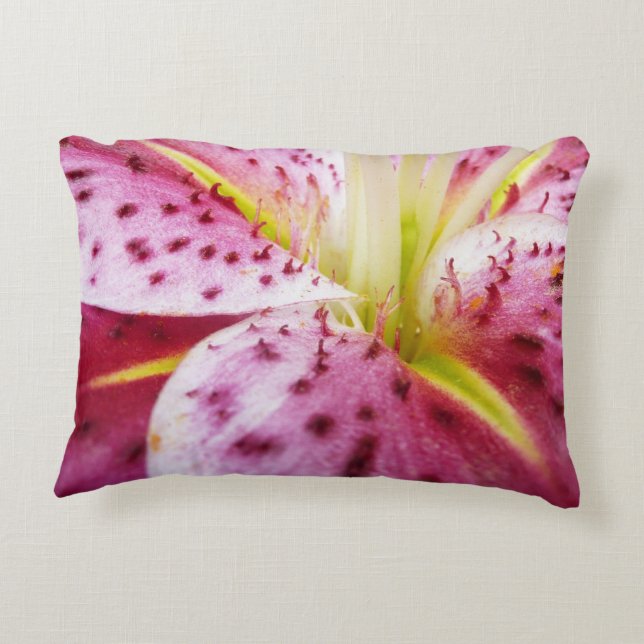Stargazer Lily Bright Magenta Blommigt Prydnadskudde (Baksidan)