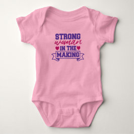 Stark kvinna under uppsegling Baby Bodysuit – Bemy T Shirt