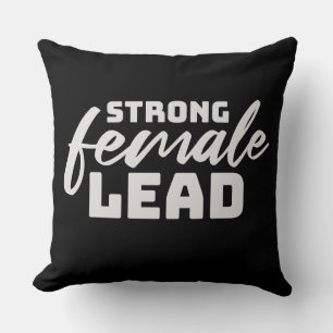 Stark kvinnlig ledare feministisk empowerment-cita kudde