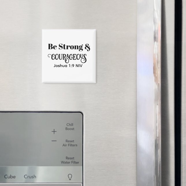 Stark och Modig Bibelvers Svart och Vitt Magnet (In Situ (Fridge))