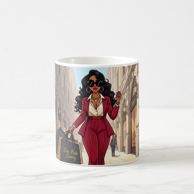 Stark Smart Suverän Boss Babe Röd Kraftdräkt Kaffemugg (Center)