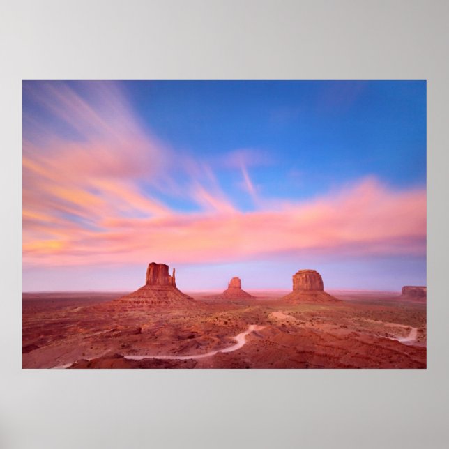Starka Vind över Desert Valley Poster (Framsidan)
