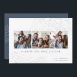 Starred Tidings | 3 Fotokollage Hanukah-kort Julkort<br><div class="desc">Skicka Hanukkah hälsning i chic stil med den här eleganten och de moderna fotosamlingskorten med tre kvadratiska foton som är placerade sida vid sida och som är adorerade med linjerabriker överst och grund. "Wishing You Kärlek and Light" visas under modern skrift, med din "Lycklig Hanukkah" och din familj namn i...</div>