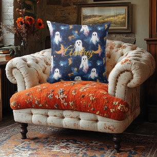 Starry Nght Specters Halloween Pillow med Namn Kudde