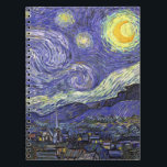 Starry Night av Vincent van Gogh Anteckningsbok Med Spiral<br><div class="desc">Starry Night av Vincent van Gogh är en vintage bra konst post impressionism landcape cityscape tavla med en syn på Saint Remy, Frankrike från van Gogh's asyl. Natten himlar snurrar med moln med en ljusskygg måne och lysande stjärnor över den kantiga byn. Starry Night är förmodligen van Goghs mest berömd...</div>