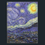 Starry Night av Vincent van Gogh Anteckningsbok Med Spiral<br><div class="desc">Starry Night av Vincent van Gogh är en vintage bra konst post impressionism landcape cityscape tavla med en syn på Saint Remy, Frankrike från van Gogh's asyl. Natten himlar snurrar med moln med en ljusskygg måne och lysande stjärnor över den kantiga byn. Starry Night är förmodligen van Goghs mest berömd...</div>