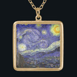 Starry Night av Vincent van Gogh Guldpläterat Halsband<br><div class="desc">Starry Night av Vincent van Gogh är en vintage bra konst post impressionism landcape cityscape tavla med en syn på Saint Remy, Frankrike från van Gogh's asyl. Natten himlar snurrar med moln med en ljusskygg måne och lysande stjärnor över den kantiga byn. Starry Night är förmodligen van Goghs mest berömd...</div>