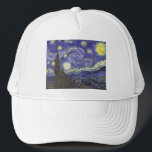 Starry Night av Vincent van Gogh Keps<br><div class="desc">Starry Night av Vincent van Gogh är en vintage bra konst post impressionism landcape cityscape tavla med en syn på Saint Remy, Frankrike från van Gogh's asyl. Natten himlar snurrar med moln med en ljusskygg måne och lysande stjärnor över den kantiga byn. Starry Night är förmodligen van Goghs mest berömd...</div>