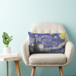 Starry Night av Vincent van Gogh Lumbarkudde<br><div class="desc">Starry Night av Vincent van Gogh är en vintage bra konst post impressionism landcape cityscape tavla med en syn på Saint Remy, Frankrike från van Gogh's asyl. Natten himlar snurrar med moln med en ljusskygg måne och lysande stjärnor över den kantiga byn. Starry Night är förmodligen van Goghs mest berömd...</div>