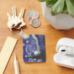Starry Night av Vincent van Gogh Nyckelring<br><div class="desc">Starry Night av Vincent van Gogh är en vintage bra konst post impressionism landcape cityscape tavla med en syn på Saint Remy, Frankrike från van Gogh's asyl. Natten himlar snurrar med moln med en ljusskygg måne och lysande stjärnor över den kantiga byn. Starry Night är förmodligen van Goghs mest berömd...</div>
