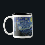 Starry Night av Vincent van Gogh Två-Tonad Mugg<br><div class="desc">Starry Natt är en olja på målarduk av nederländsk Post-Impressionist målare Vincent van Gogh. I juni 1889 skildras synen från det öster-vända fönstret på hans asylrum i Saint-Rémy-de-Provence,  precis före soluppgången,  med tillägg av en imaginär by.</div>