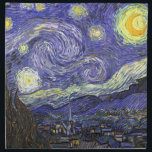 Starry Night av Vincent van Gogh Tygservett<br><div class="desc">Starry Night av Vincent van Gogh är en vintage bra konst post impressionism landcape cityscape tavla med en syn på Saint Remy, Frankrike från van Gogh's asyl. Natten himlar snurrar med moln med en ljusskygg måne och lysande stjärnor över den kantiga byn. Starry Night är förmodligen van Goghs mest berömd...</div>