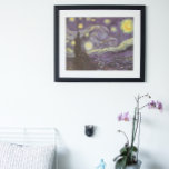 Starry Night av Vincent van Gogh, Vintage Fine Art Poster<br><div class="desc">Starry Night (1889) av Vincent van Gogh är en vintage post impressionism bra konst liggande naturmålning. En syn på en stad i dalen på natten med molnen snurrande, stjärnorna skugga och en vacker gyllene gult krescent måne. Den målades under dagen från minnet och är van Goghs mest berömd målning. Om...</div>