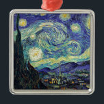 Starry Night by van Gogh Julgransprydnad Metall<br><div class="desc">Van Gogh var besatt av symbolen för lysande föremål och för färg. Lampan var en symbol för lugn och säkerhet. Stjärnan symboliserade tro och gasljus,  mänskliga realiteter. Djupt ultramarinblått var oändligt,  medan rött och grönt uttryckte "detta fruktansvärda sak,  manar passioner.</div>