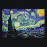 Starry Night by van Gogh Poster<br><div class="desc">Van Gogh var besatt av symbolen för lysande föremål och för färg. Lampan var en symbol för lugn och säkerhet. Stjärnan symboliserade tro och gasljus,  mänskliga realiteter. Djupt ultramarinblått var oändligt,  medan rött och grönt uttryckte "detta fruktansvärda sak,  manar passioner.</div>