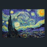Starry Night by van Gogh Poster<br><div class="desc">Van Gogh var besatt av symbolen för lysande föremål och för färg. Lampan var en symbol för lugn och säkerhet. Stjärnan symboliserade tro och gasljus,  mänskliga realiteter. Djupt ultramarinblått var oändligt,  medan rött och grönt uttryckte "detta fruktansvärda sak,  manar passioner.</div>