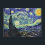Starry Night by van Gogh Vykort<br><div class="desc">Van Gogh var besatt av symbolen för lysande föremål och för färg. Lampan var en symbol för lugn och säkerhet. Stjärnan symboliserade tro och gasljus,  mänskliga realiteter. Djupt ultramarinblått var oändligt,  medan rött och grönt uttryckte "detta fruktansvärda sak,  manar passioner.</div>